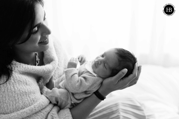 at-home-mother-newborn-portrait-west-london