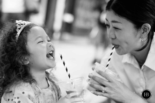 snack-break-on-family-photo-shoot