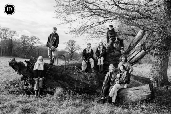 teenagers-posed-on-large-tree
