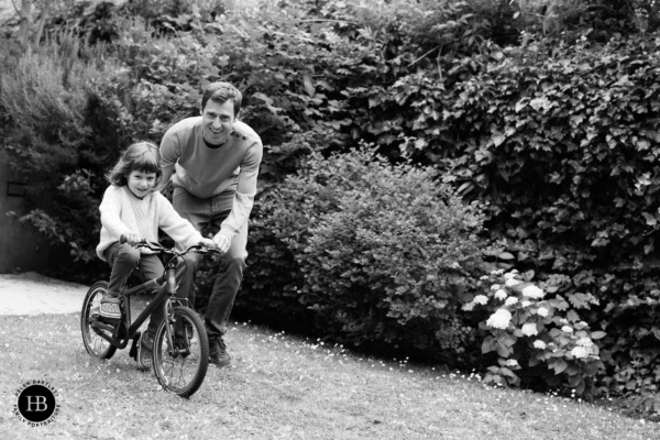 little-girl-learns-ride-bike-highgate-photo-shoot