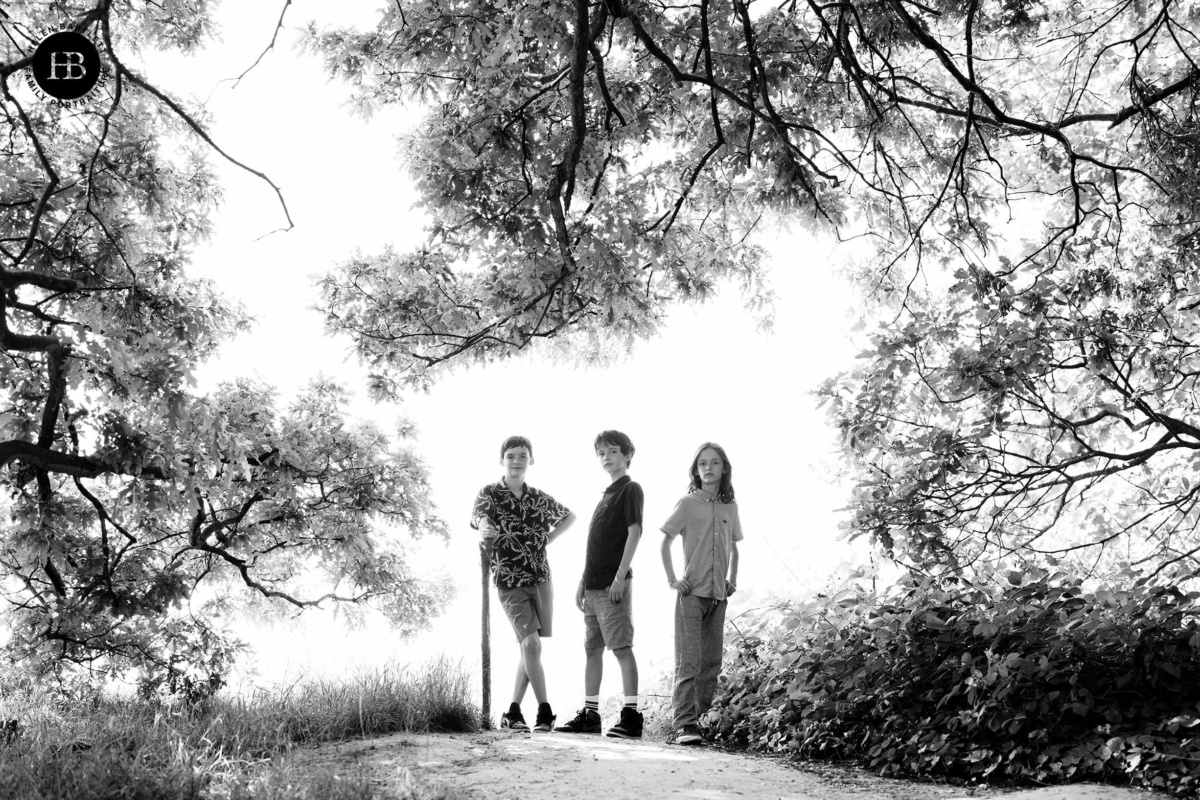 portrait-photography-session-wtih-triplets-hampstead-heath-north-london