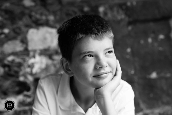 portrait-teenage-boy-black-and-white