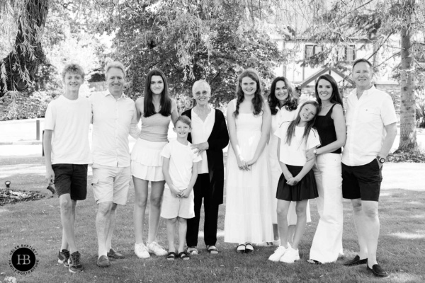 family-photo-shoot-cousins-grandparents