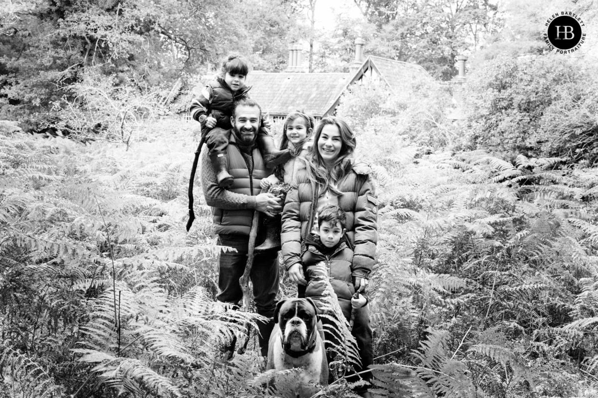 family-photo-shoot-in-new-forest