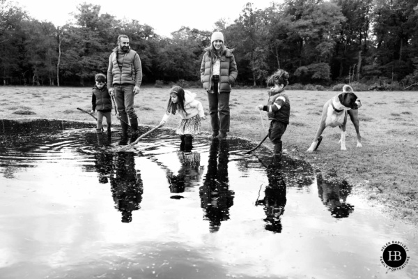 outdoor-documentary-style-family-photographer