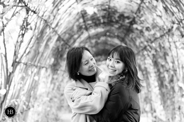 black-and-white-photo-mother-and-adult-daughter