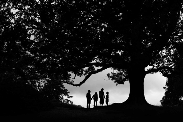 silhouette-family-hampstead-heath