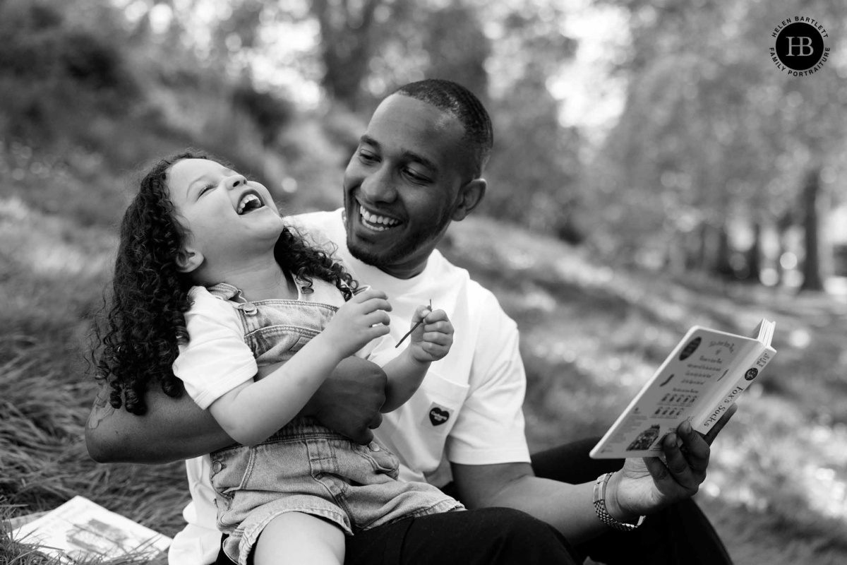 father-daughter-laughing-family-photography-battersea-park