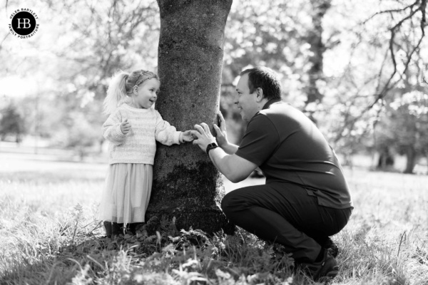 father-daughter-play-hide-and-seek-kew