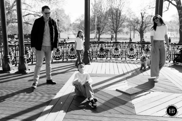 fun-family-photo-on-clapham-bandstand