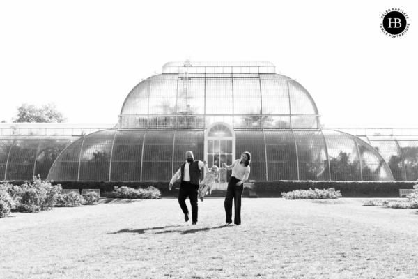 fun-family-portrait-kew-gardens