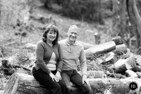 grandparent-portrait-on-family-photo-shoot