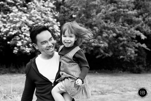 father-daughter-play-photography-session-wimbledon