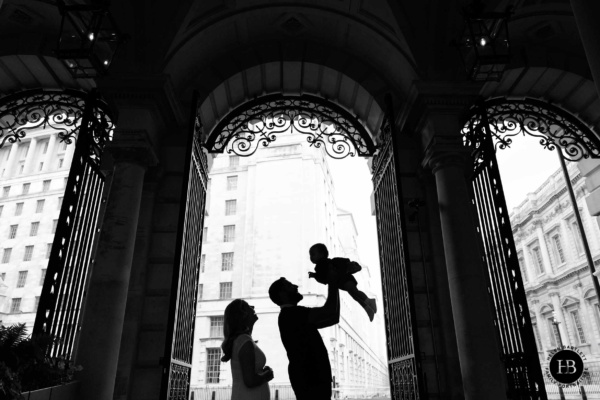 silhouette-family-portrait-raffles-hotel-whitehall-london