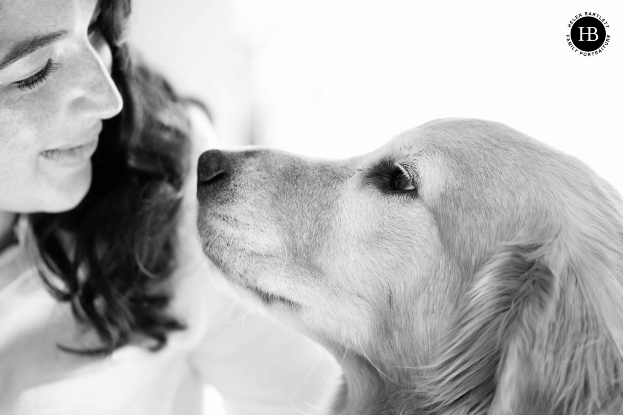 including pets in family photo shoots, mum and dog together