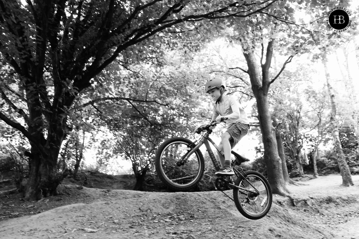 canon-r3-child-bike-jump