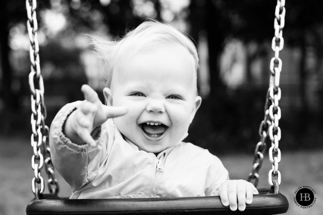 happy-baby-in-swing-professional-photography