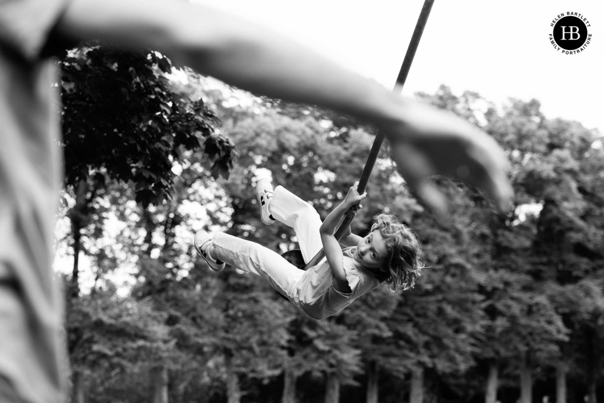 dad-pushes-daughter-rope-swing-north-london-photo-shoot