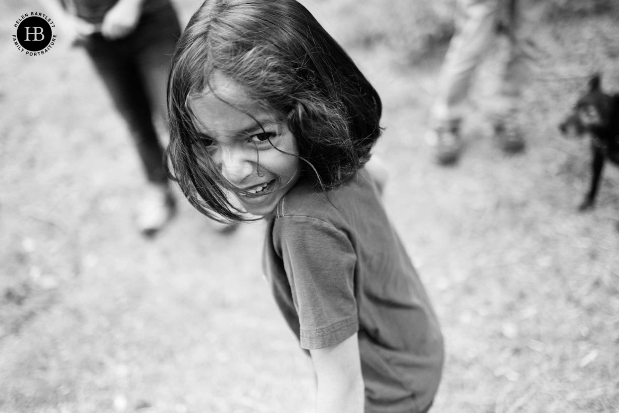 boy-laughing-family-photoshoot-woodland