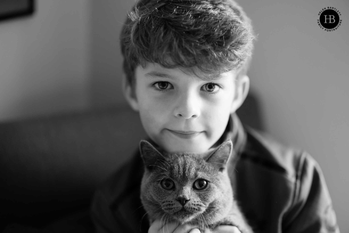 boy-poses-with-cat-on-family-photo-shoot