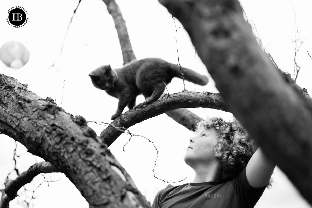 boy-with-cat-monochrome