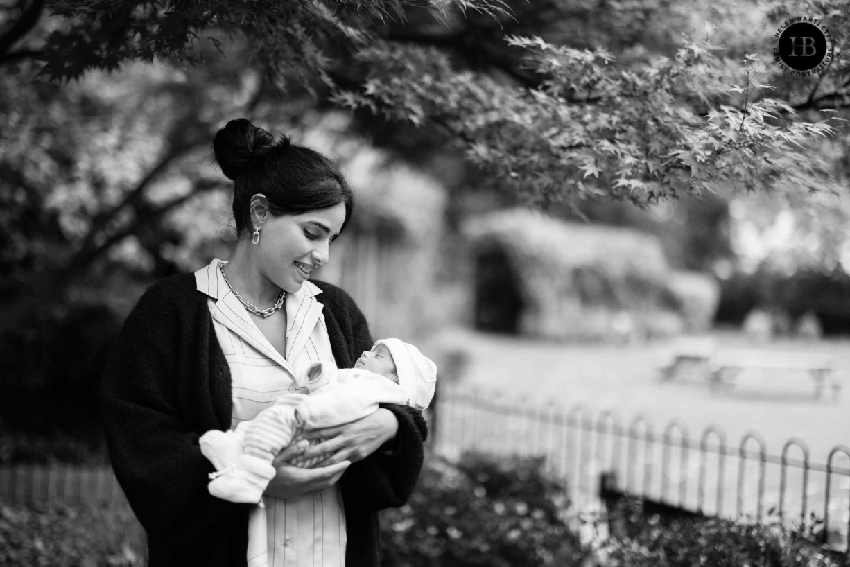 classic-mother-baby-portrait-belgrave-square-west-london