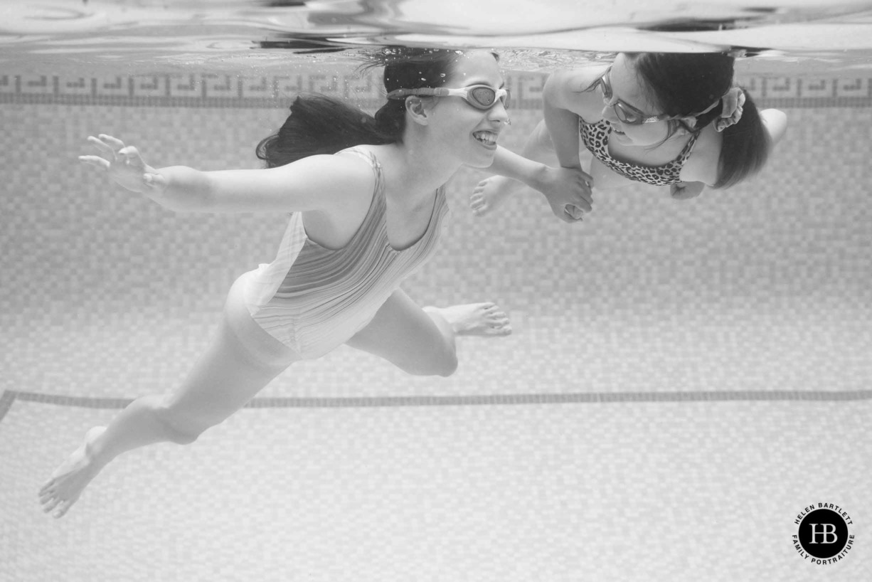 fun-swimming-shot-family-photography-high-wycombe