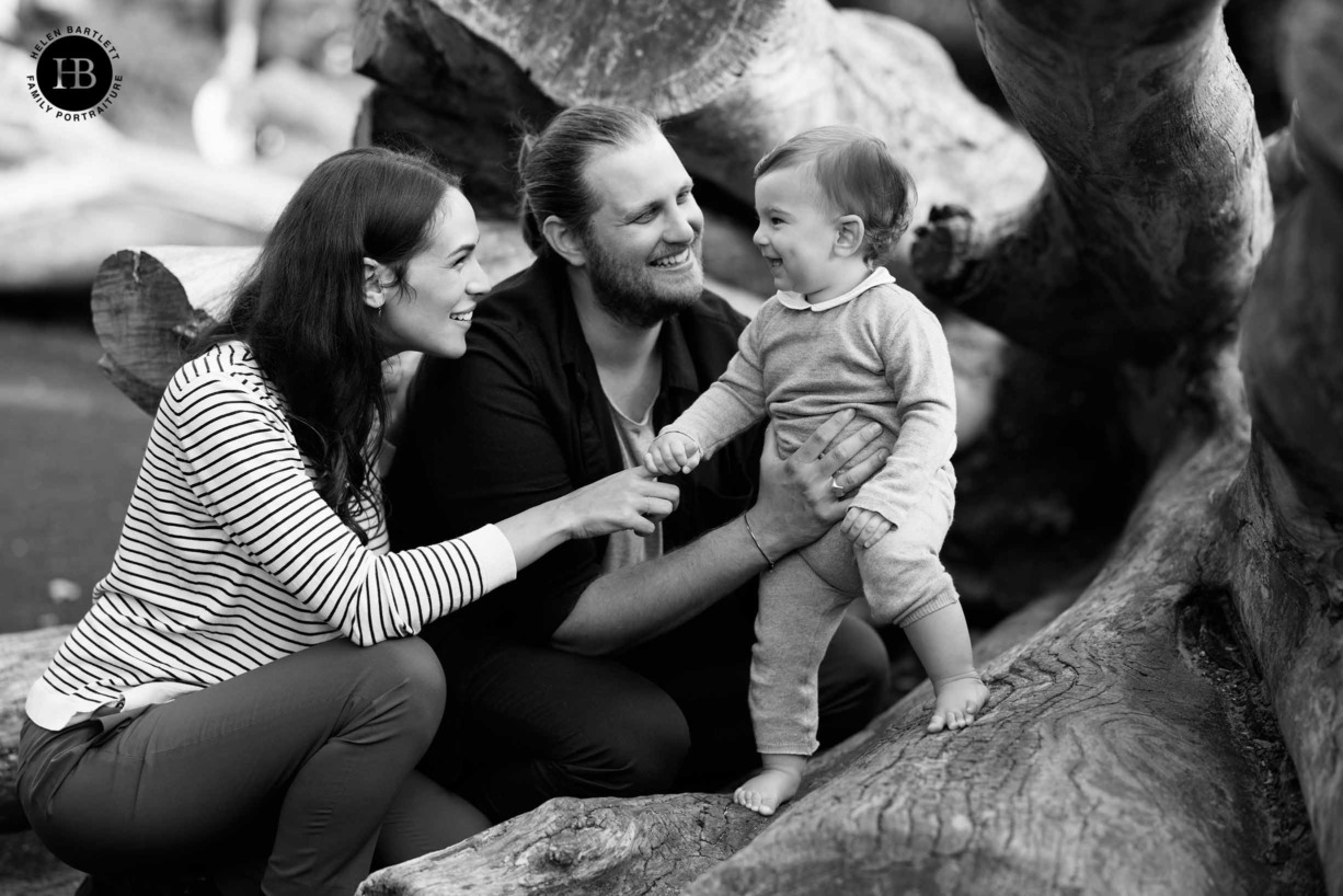 mum-dad-baby-play-on-tree-in-regents-park