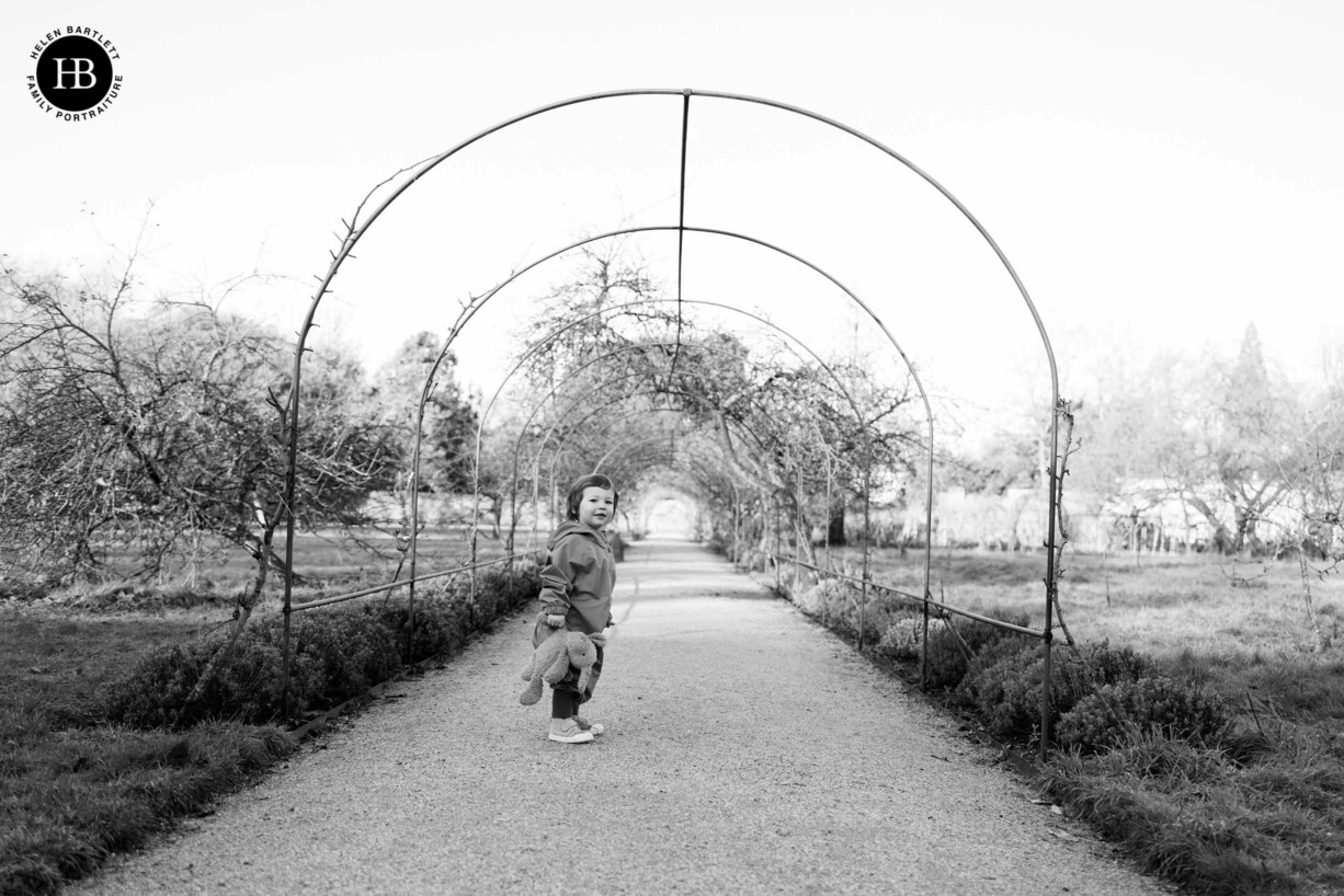 toddler-in-walled-garden-fulham