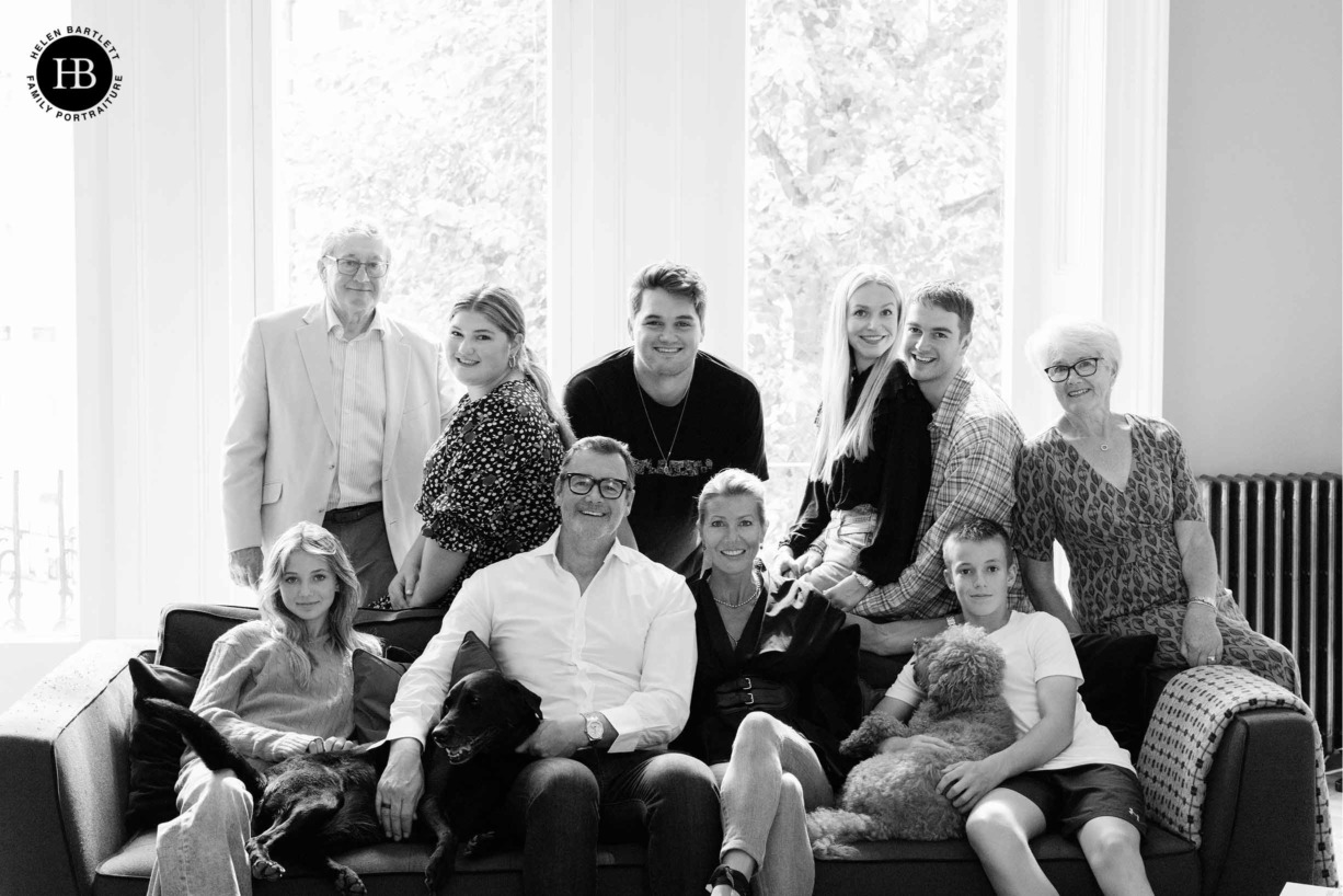 formal-family-portrait-indoor