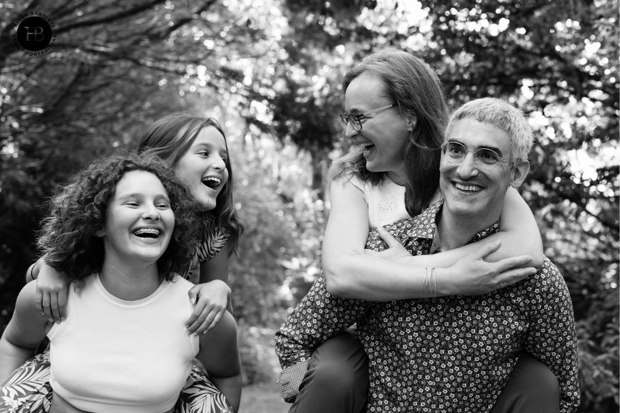 laughing-family-portrait-with-teenagers