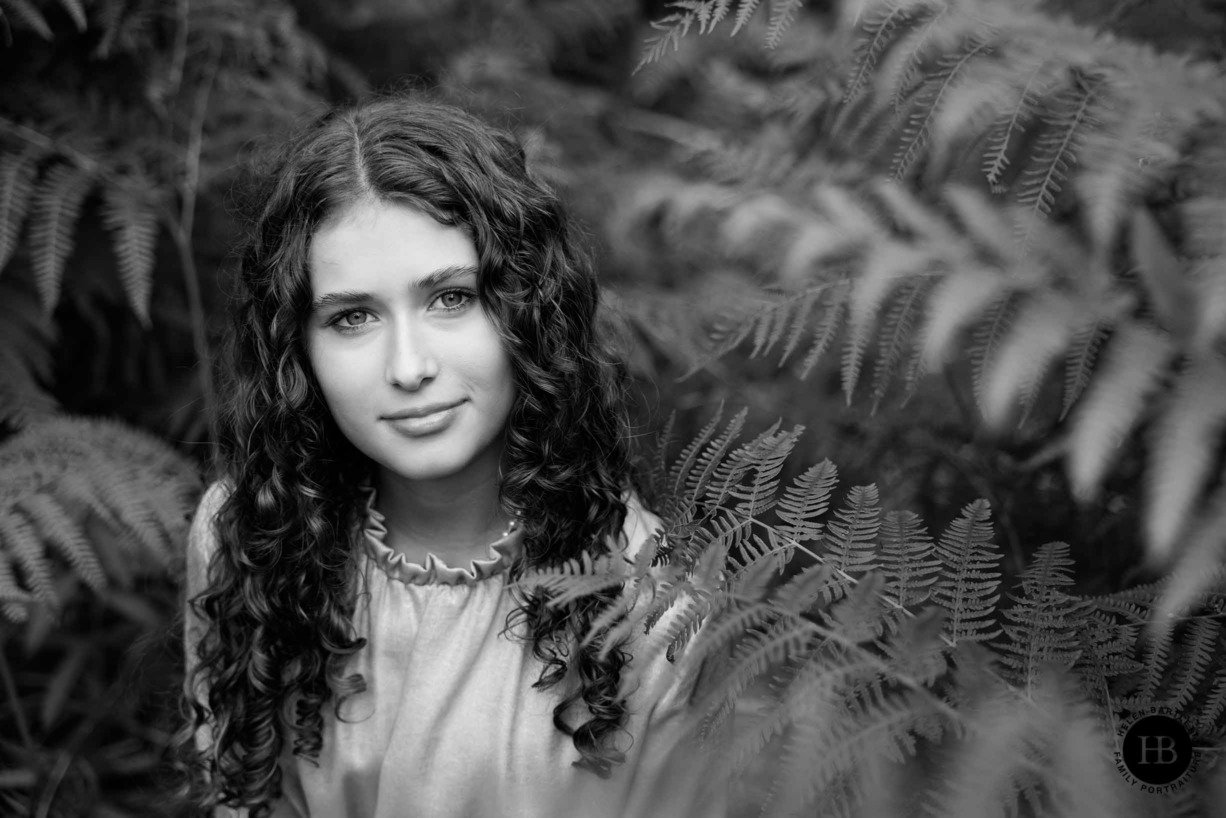 portrait-girl-amoung-ferns