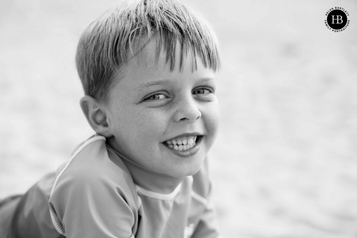 children-portrait-photography-on-the-beach