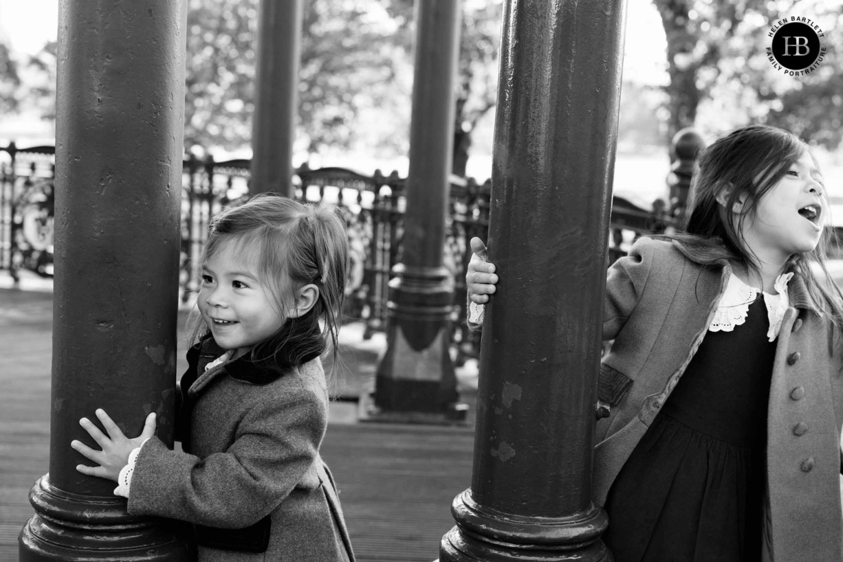 girls-play-bandstand-clapham-common-family-photography