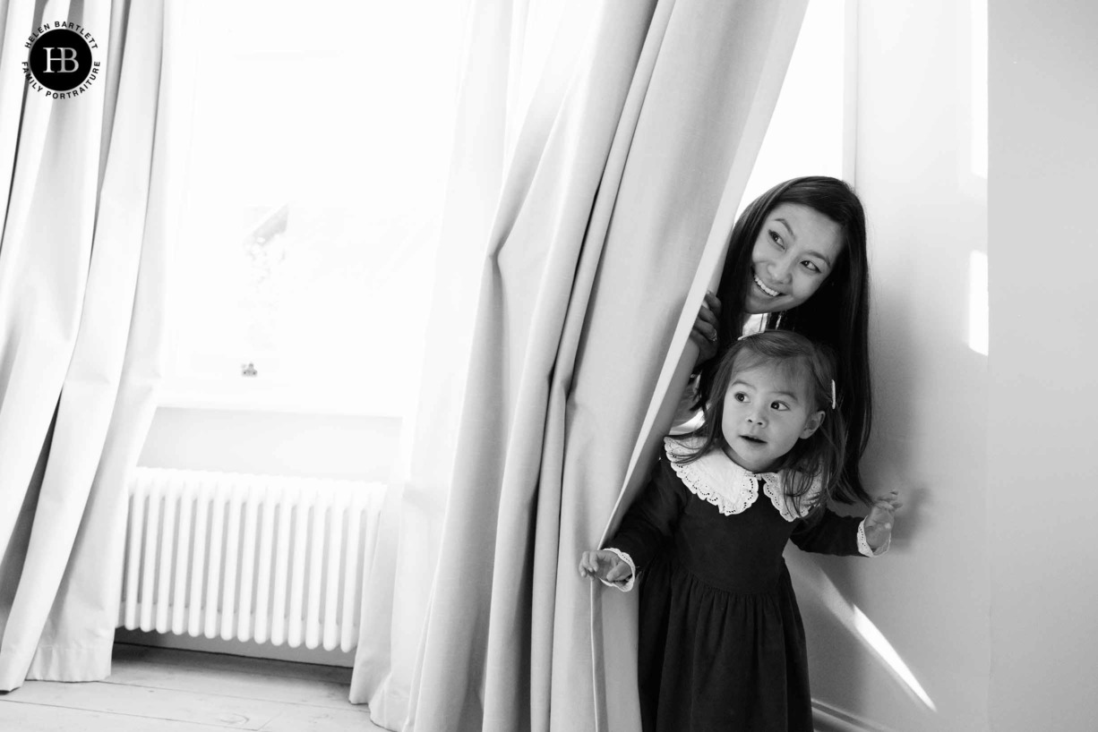 mother-and-daughter-play-hide-and-seek-family-photo-shoot-clapham-sw4