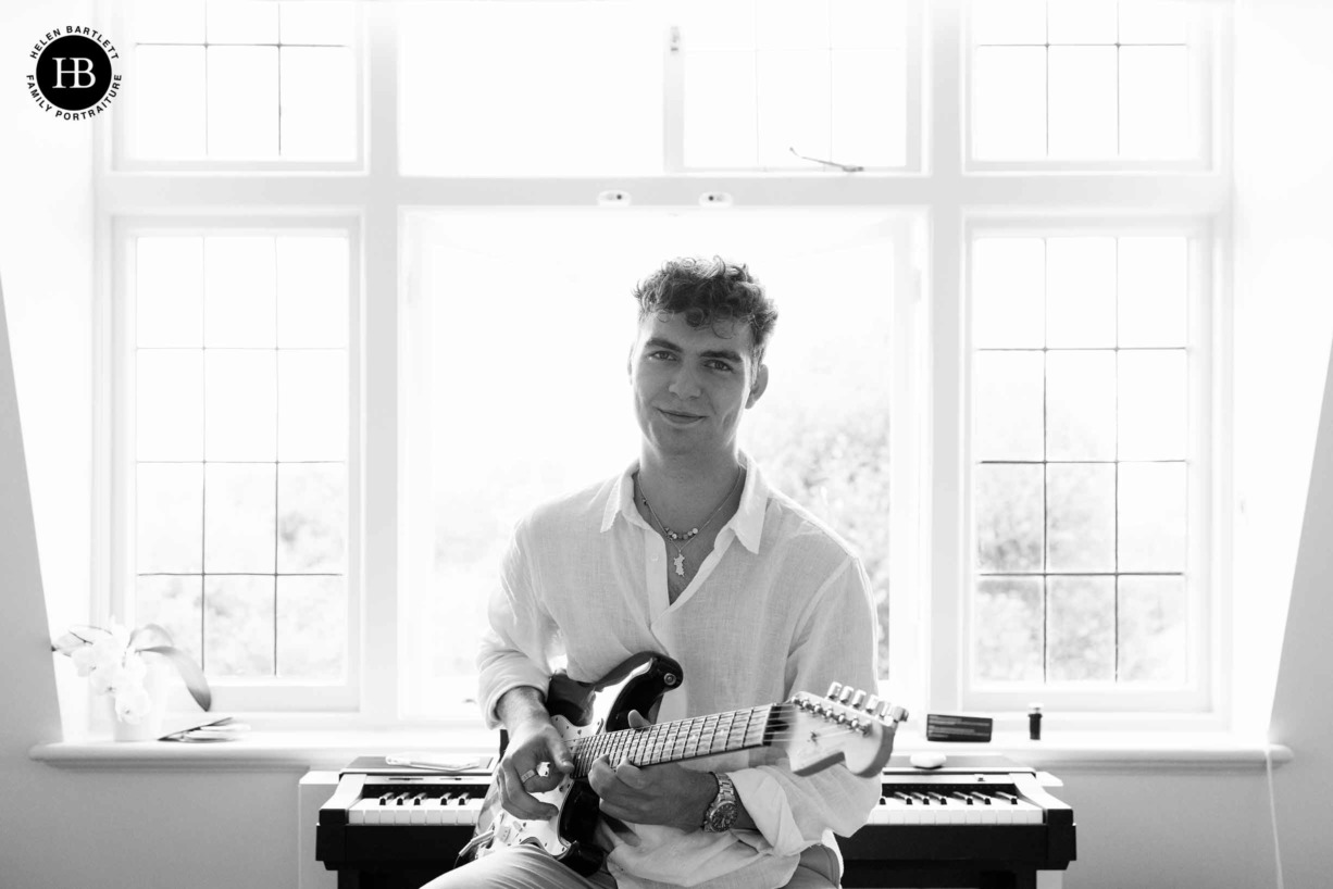 teenager-with-guitar-wimbledon-family-photo-shoot