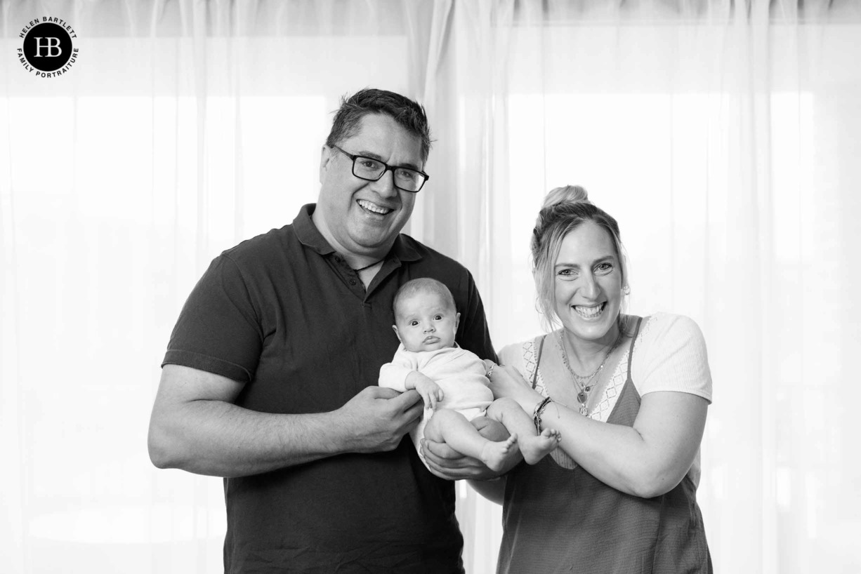 family-portrait-with-newborn-at-home-east-london