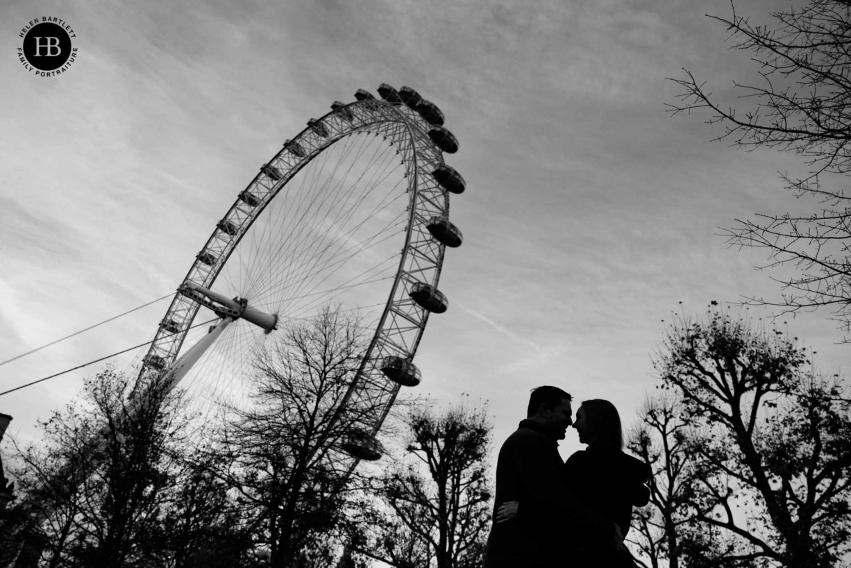 silhouette-couple-and-london-eye-black-and-white