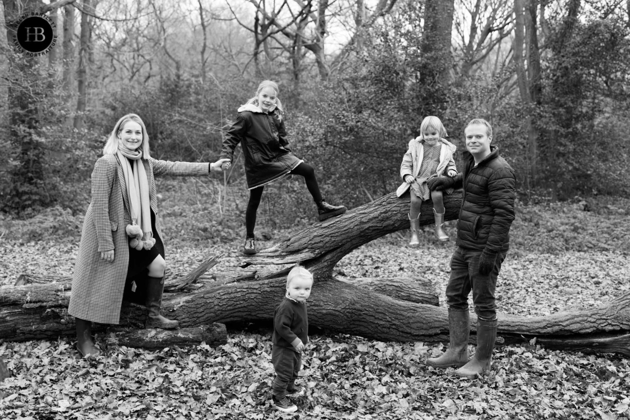 family-photo-shoot-on-hampstead-heath