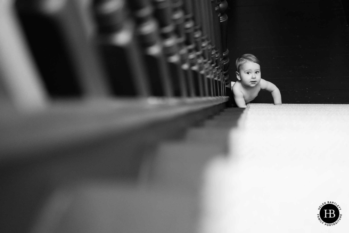 baby-crawling-up-stairs-family-photo-shoot