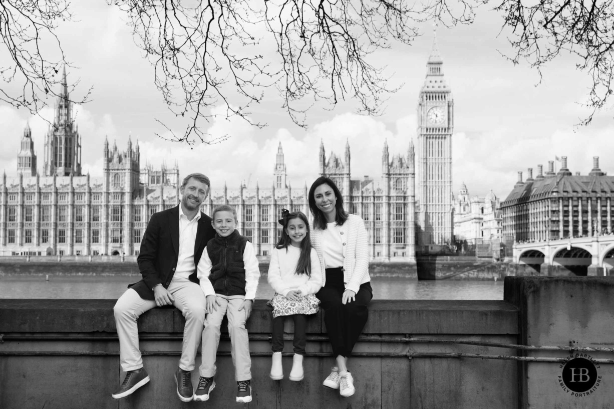 family-portrait-with-big-ben-vacation-photo-shoot