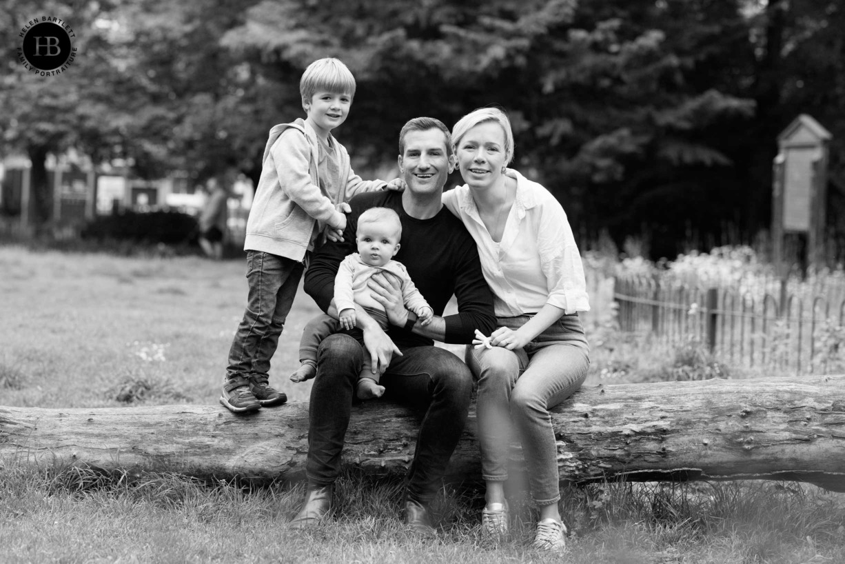 outdoor-family-portrait-photography-mile-end-london